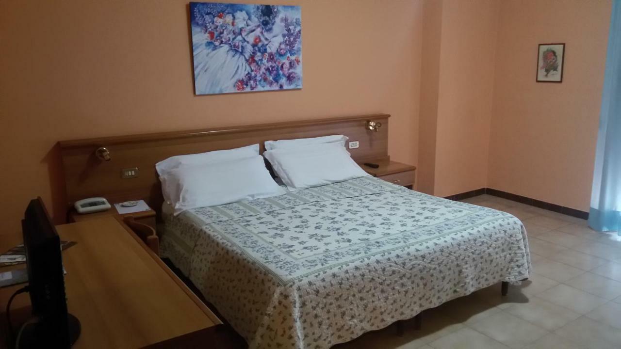 Hotel Salus Salice Terme Kültér fotó